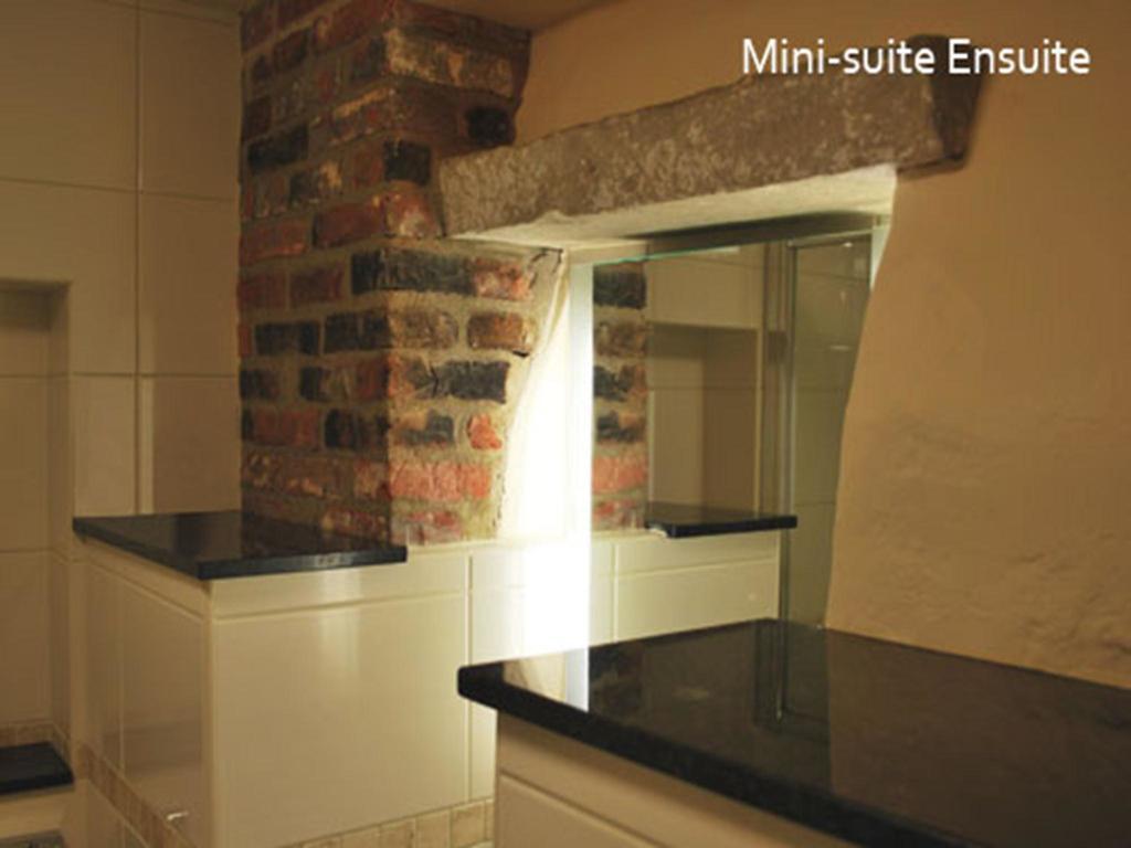 The North Hill Hotel Colchester Room photo